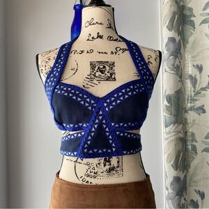 BCBGMAXAZRIA Katrin Embroidered Crop Top - blue - size xs